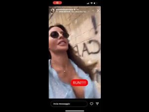 Guendalina Tavassi esce le tette