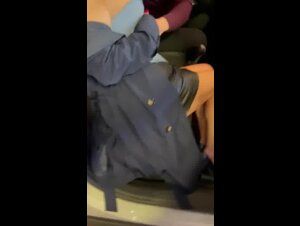 Moglie cuckold eccitata con un diciottenne