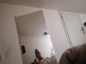 Coppia fidanzati si riprendono mentre scopano