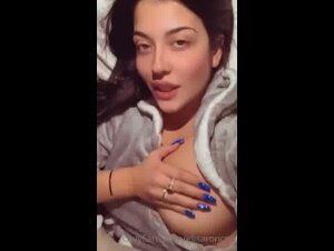 Morettina con due belle tette